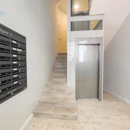 Slataper 12 Tirabora Short Rent *